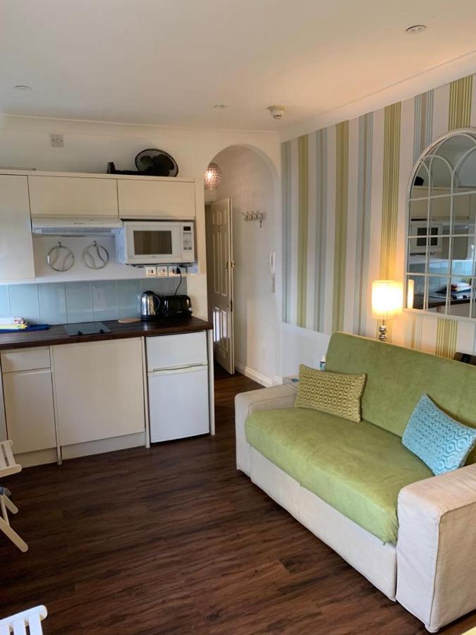 Between Piers, The Stylish Studio Flat In Cannon Place برايتون المظهر الخارجي الصورة